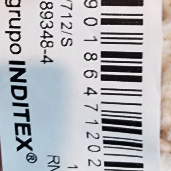 Zara Cream Ruffled Knit Sweater - Picture 4 of 4